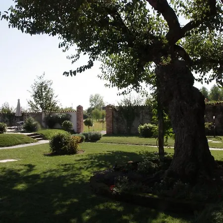 Hotel & Wellness Antico Borgo Torricella 4*