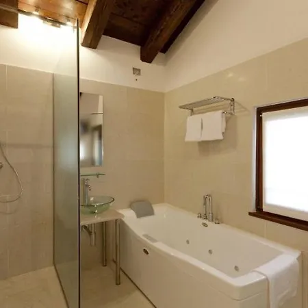 & Wellness Antico Borgo Torricella 4*