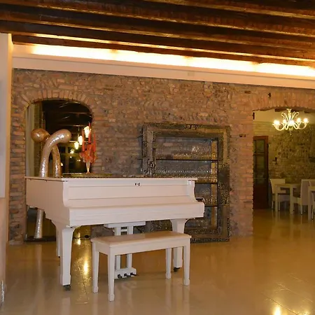 & Wellness Antico Borgo Torricella Hotel